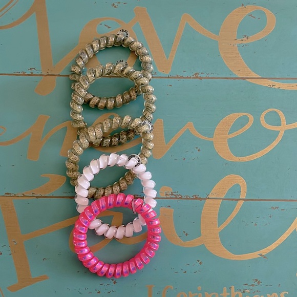 Teleties Accessories - Lot of 5 Teleties hair ties 🤎🤍💗